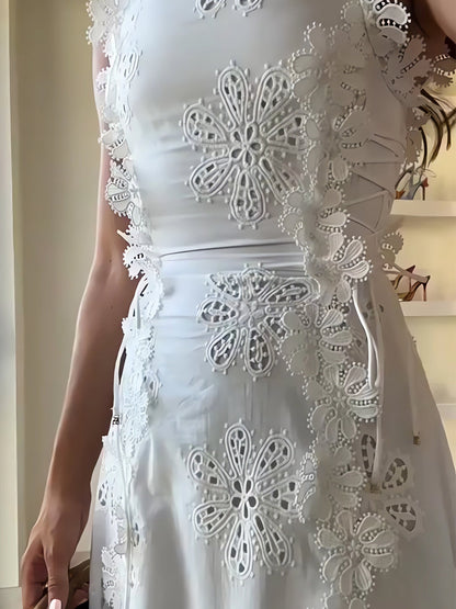 Éliora – Lace Floral Tie-Strap Maxi Dress