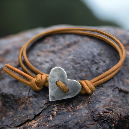 NIA | SYMBOL OF LOVE BRACELET